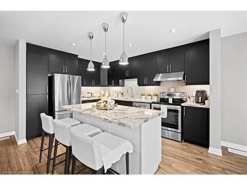 101 South Creek Drive, Kitchener, ON - Indoor Photo Showing Kitchen With Stainless Steel Kitchen With Upgraded Kitchen