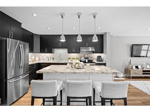 101 South Creek Drive, Kitchener, ON - Indoor Photo Showing Kitchen With Stainless Steel Kitchen With Upgraded Kitchen