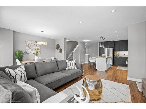 101 South Creek Drive, Kitchener, ON - Indoor Photo Showing Living Room