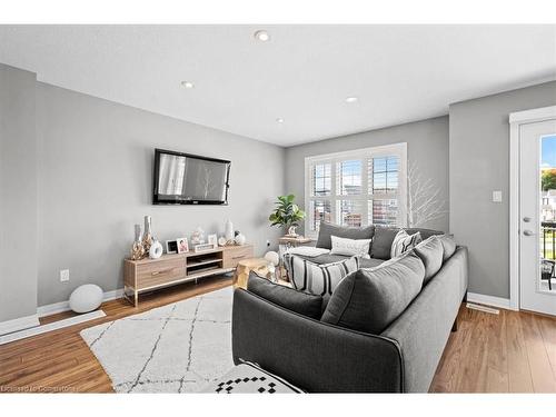 101 South Creek Drive, Kitchener, ON - Indoor Photo Showing Living Room