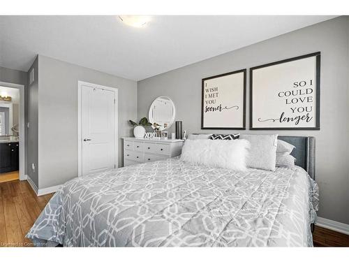 101 South Creek Drive, Kitchener, ON - Indoor Photo Showing Bedroom