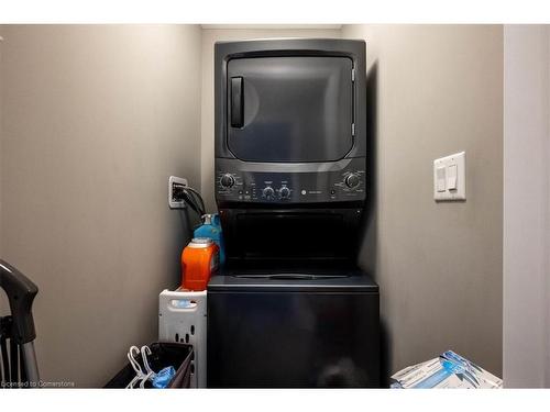 101 South Creek Drive, Kitchener, ON - Indoor Photo Showing Laundry Room