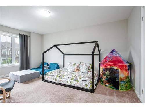 132 Courtney Street, Fergus, ON - Indoor Photo Showing Bedroom