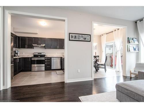 132 Courtney Street, Fergus, ON - Indoor Photo Showing Kitchen