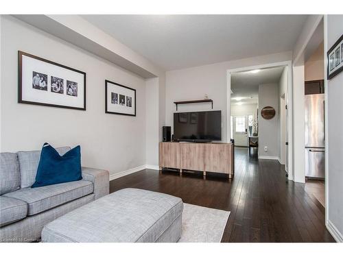 132 Courtney Street, Fergus, ON - Indoor Photo Showing Living Room