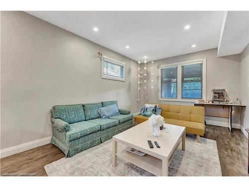 25 Major Street, Kitchener, ON - Indoor Photo Showing Living Room