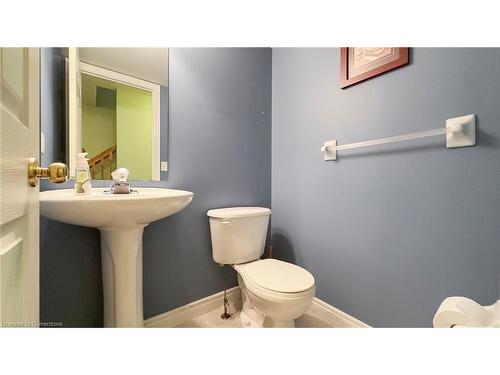 683 Zermatt Drive, Waterloo, ON - Indoor Photo Showing Bathroom