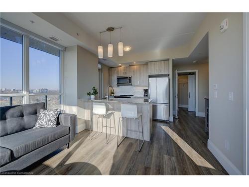 1105-108 Garment Street, Kitchener, ON - Indoor Photo Showing Kitchen With Upgraded Kitchen