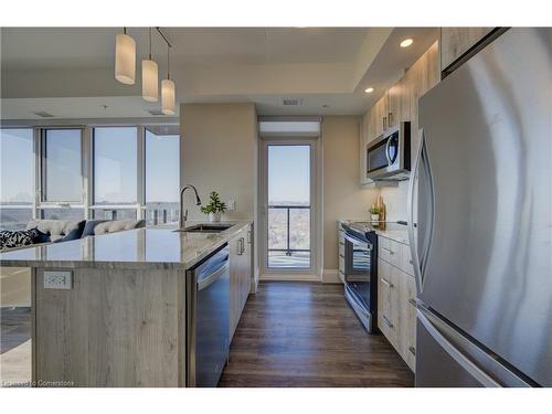 1105-108 Garment Street, Kitchener, ON - Indoor Photo Showing Kitchen With Upgraded Kitchen