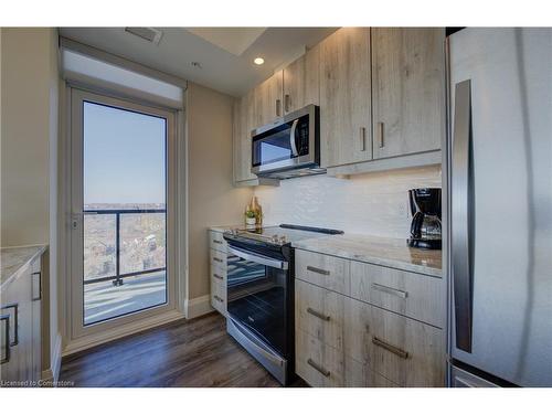 1105-108 Garment Street, Kitchener, ON - Indoor Photo Showing Kitchen With Upgraded Kitchen