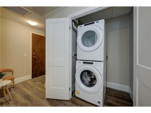 1105-108 Garment Street, Kitchener, ON - Indoor Photo Showing Laundry Room