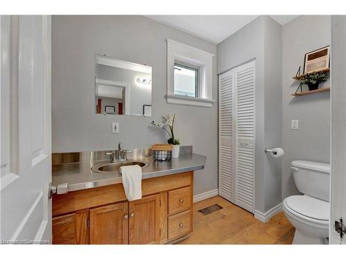 23 Wilhelm Street, Kitchener, ON - Indoor Photo Showing Bathroom