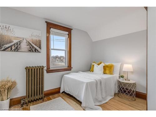 23 Wilhelm Street, Kitchener, ON - Indoor Photo Showing Bedroom