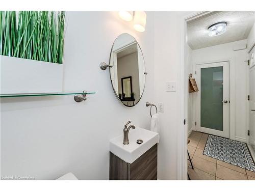 31-423 Westwood Drive, Kitchener, ON - Indoor Photo Showing Bathroom