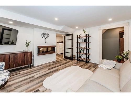 31-423 Westwood Drive, Kitchener, ON - Indoor Photo Showing Other Room With Fireplace