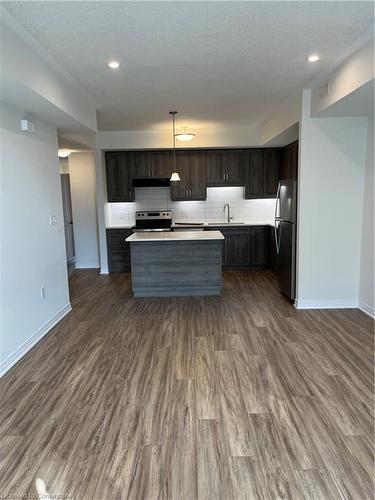 10-142 Foamflower Place, Waterloo, ON - Indoor Photo Showing Kitchen