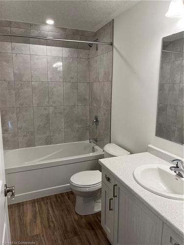 10-142 Foamflower Place, Waterloo, ON - Indoor Photo Showing Bathroom