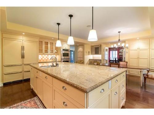 4 Westgate Walk, Kitchener, ON - Indoor Photo Showing Kitchen With Upgraded Kitchen