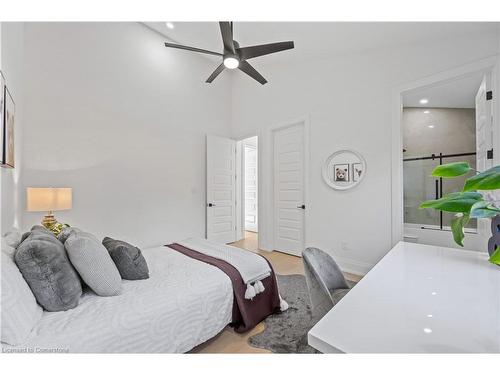 6614 Gore Road, Puslinch, ON - Indoor Photo Showing Bedroom