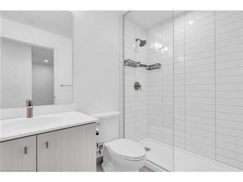 1906-15 Wellington Street S, Kitchener, ON - Indoor Photo Showing Bathroom