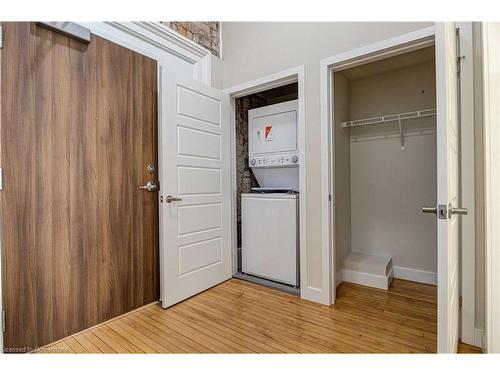 103-65 St Andrews Street, Cambridge, ON - Indoor Photo Showing Laundry Room