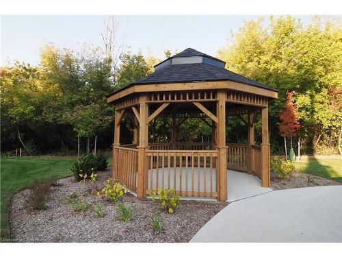 98-25 Isherwood Avenue, Cambridge, ON - Outdoor With Backyard