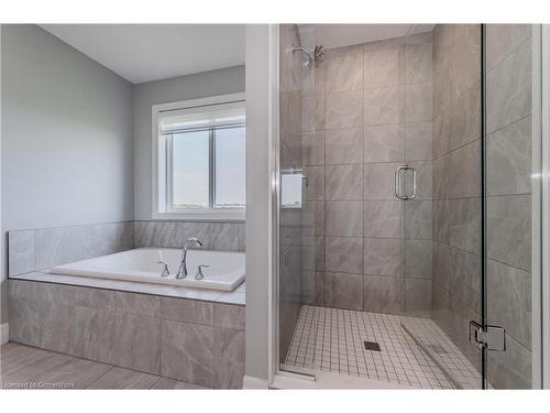 254 Bradshaw Drive, Stratford, ON - Indoor Photo Showing Bathroom