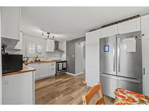 995 Elgin Street N, Cambridge, ON - Indoor Photo Showing Kitchen