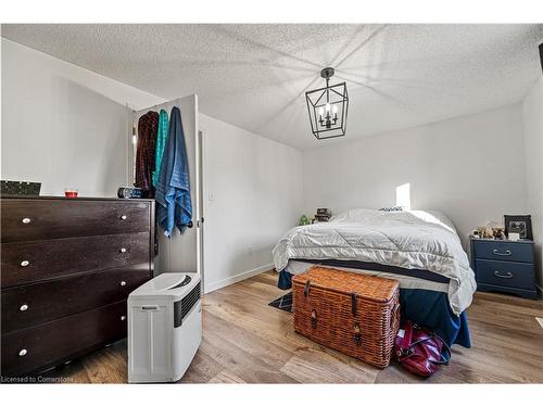 995 Elgin Street N, Cambridge, ON - Indoor Photo Showing Bedroom