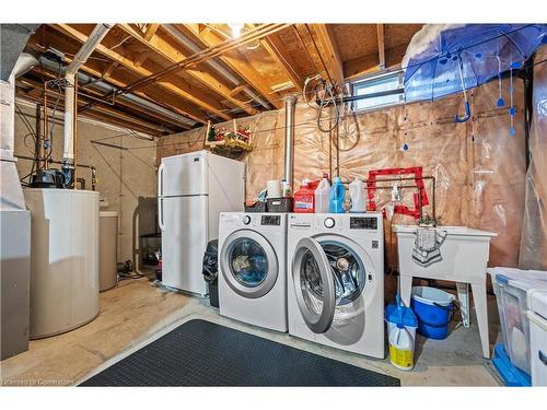 995 Elgin Street N, Cambridge, ON - Indoor Photo Showing Laundry Room