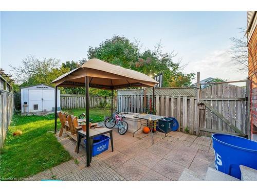 995 Elgin Street N, Cambridge, ON - Outdoor With Backyard