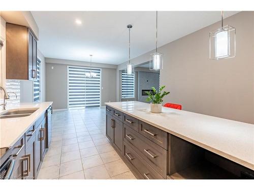 176 Dallan Drive Drive, Guelph, ON - Indoor Photo Showing Kitchen With Double Sink