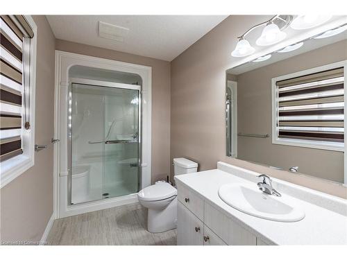 176 Dallan Drive Drive, Guelph, ON - Indoor Photo Showing Bathroom