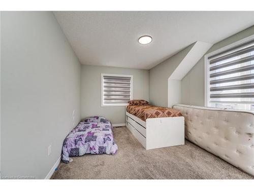 4 Harrison Drive, Cambridge, ON - Indoor Photo Showing Bedroom