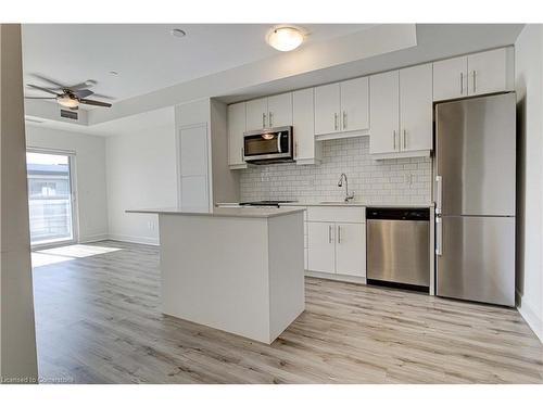 607-247 Northfield Drive E, Waterloo, ON - Indoor Photo Showing Kitchen With Stainless Steel Kitchen With Upgraded Kitchen