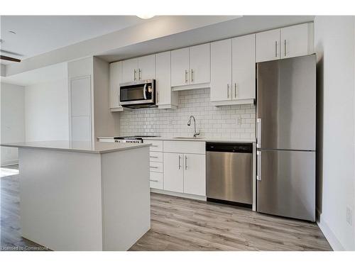 607-247 Northfield Drive E, Waterloo, ON - Indoor Photo Showing Kitchen With Stainless Steel Kitchen With Upgraded Kitchen