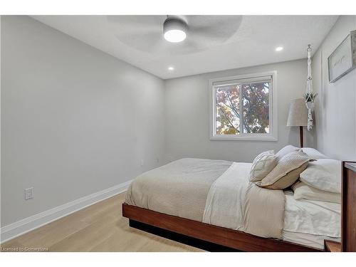 206-271 Eiwo Court, Waterloo, ON - Indoor Photo Showing Bedroom