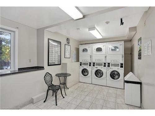 206-271 Eiwo Court, Waterloo, ON - Indoor Photo Showing Laundry Room