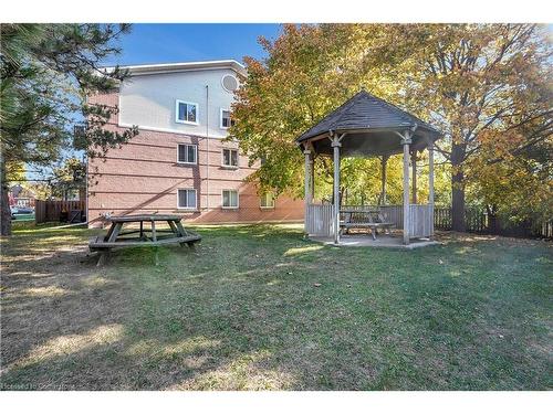 206-271 Eiwo Court, Waterloo, ON - Outdoor