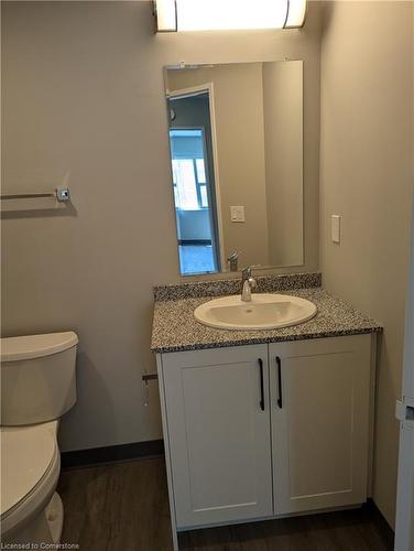 511-595 Strasburg Road, Kitchener, ON - Indoor Photo Showing Bathroom