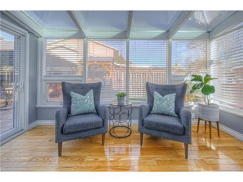 96 Grand River Boulevard, Kitchener, ON - Indoor Photo Showing Living Room