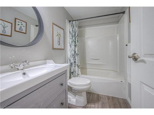 96 Grand River Boulevard, Kitchener, ON - Indoor Photo Showing Bathroom