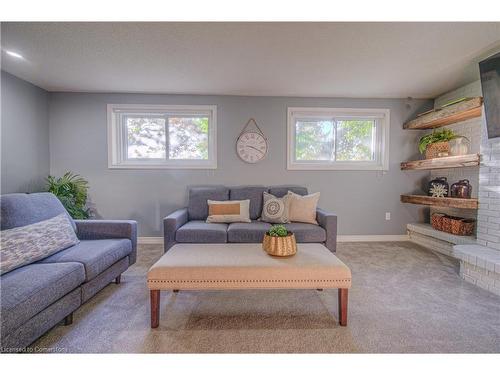 96 Grand River Boulevard, Kitchener, ON - Indoor Photo Showing Living Room