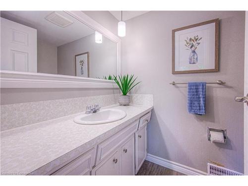 96 Grand River Boulevard, Kitchener, ON - Indoor Photo Showing Bathroom