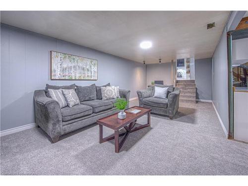 96 Grand River Boulevard, Kitchener, ON - Indoor Photo Showing Living Room