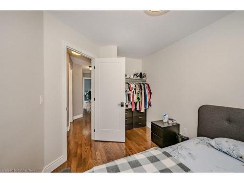 64-225 Benjamin Road, Waterloo, ON - Indoor Photo Showing Bedroom