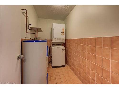 206-10 Cooper Street, Cambridge, ON - Indoor Photo Showing Laundry Room