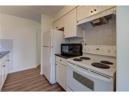 206-10 Cooper Street, Cambridge, ON - Indoor Photo Showing Kitchen