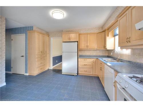 61 Delavan Drive, Cambridge, ON - Indoor Photo Showing Kitchen With Double Sink