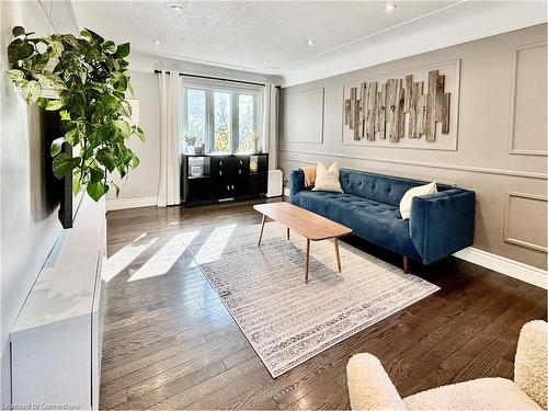 20 Ruby Street, Kitchener, ON - Indoor Photo Showing Living Room